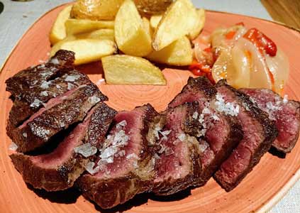 Top cena gallega para grupos de despedida en Santiago Compostela