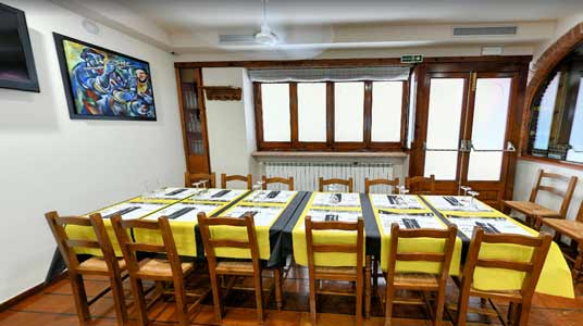 Restaurante con espectáculo de boy para después de la cena en Lloret de Mar